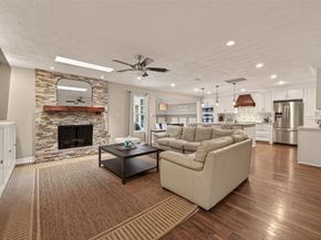 11102 Hillcroft Avenue, Houston TX 77096
