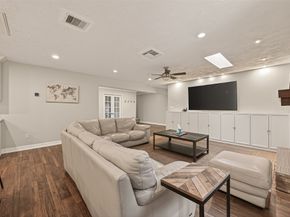 11102 Hillcroft Avenue, Houston TX 77096