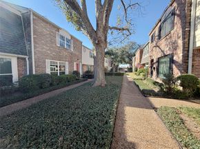 2115 WINROCK Boulevard 40, Houston TX 77057