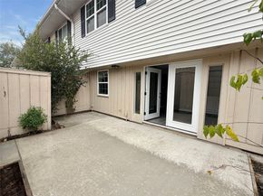 2115 WINROCK Boulevard 40, Houston TX 77057