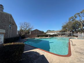 2115 WINROCK Boulevard 40, Houston TX 77057