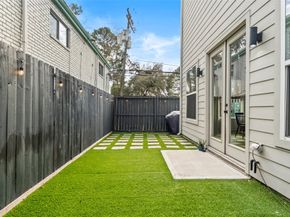 5202 Pinemont Creek Lane, Houston TX 77018