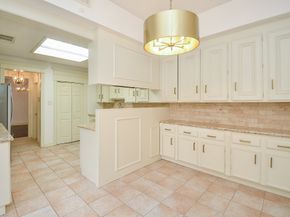 44 Bayou Pointe Drive, Houston TX 77063