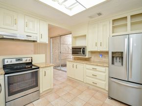 44 Bayou Pointe Drive, Houston TX 77063