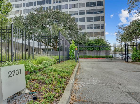 2701 Westheimer Road 2D, Houston TX 77098