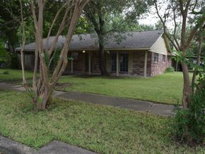 9902 Tolman Street N, Houston TX 77034