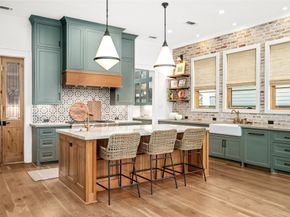 3758 Drummond Street, Houston TX 77025