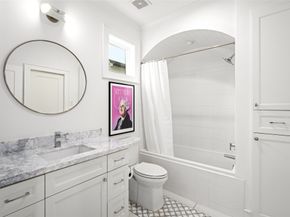 3758 Drummond Street, Houston TX 77025