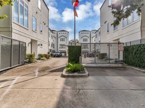 5429 Larkin Street, Houston TX 77007