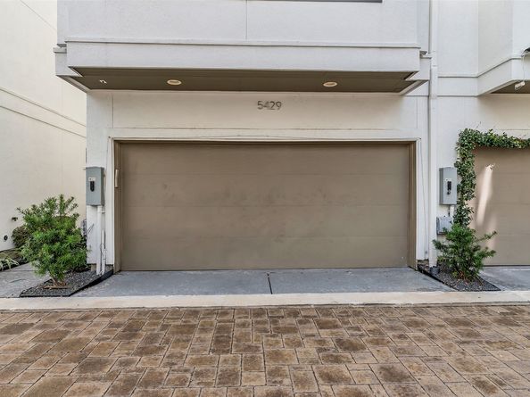 5429 Larkin Street, Houston TX 77007
