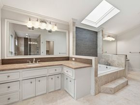 2914 Manila Ln, Houston TX 77043