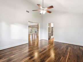 2914 Manila Ln, Houston TX 77043