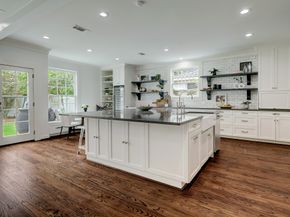 2027 Branard Street, Houston TX 77098