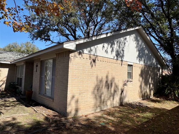 4822 Misty Shadows Drive, Houston TX 77041