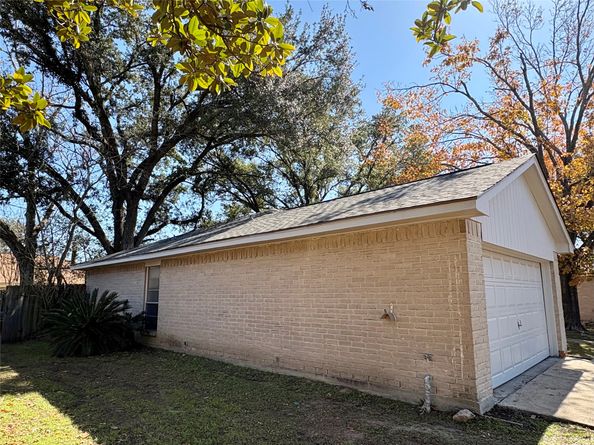 4822 Misty Shadows Drive, Houston TX 77041