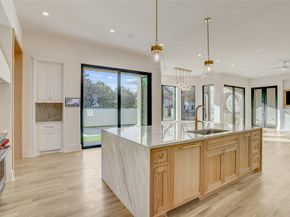 2250 Sunset Boulevard, Houston TX 77005