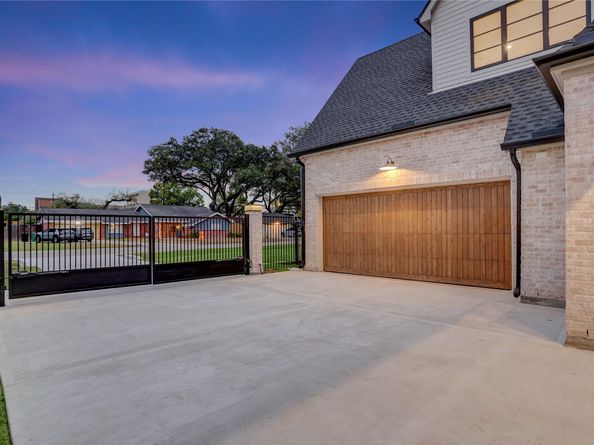 8935 Pado Street, Houston TX 77055