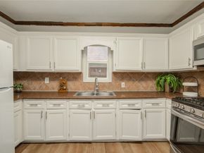 911 Wooding Street, Houston TX 77011