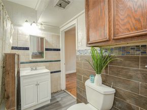 911 Wooding Street, Houston TX 77011