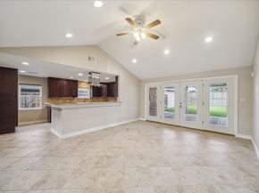 5211 W Bellfort Avenue, Houston TX 77035