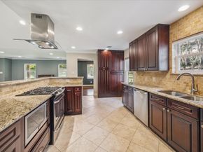 5211 W Bellfort Avenue, Houston TX 77035