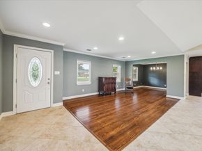 5211 W Bellfort Avenue, Houston TX 77035