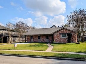 5211 W Bellfort Avenue, Houston TX 77035