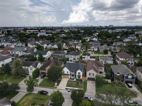 1261 Wakefield Drive, Houston TX 77018