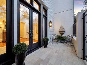 66 E Broad Oaks, Houston TX 77056