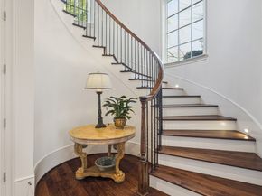 66 E Broad Oaks, Houston TX 77056