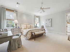 66 E Broad Oaks, Houston TX 77056