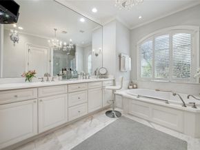 66 E Broad Oaks, Houston TX 77056