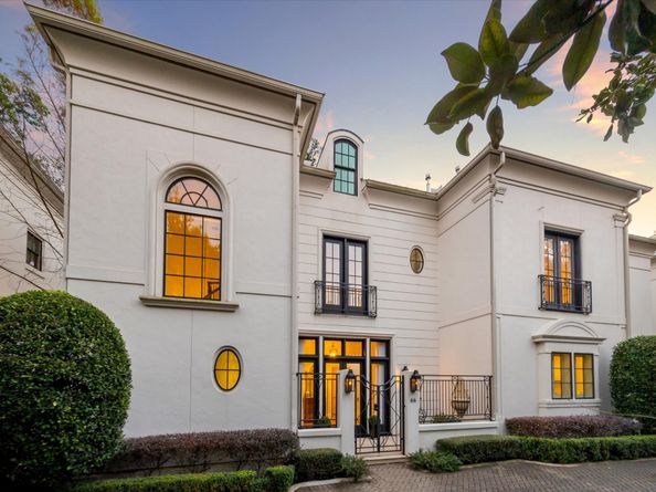 66 E Broad Oaks, Houston TX 77056