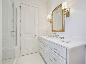 66 E Broad Oaks, Houston TX 77056