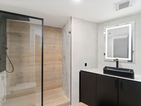 3525 Sage Road 1213, Houston TX 77056