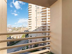 3525 Sage Road 1213, Houston TX 77056