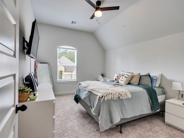 1174 Stillwater Pond Drive, Conroe TX 77304