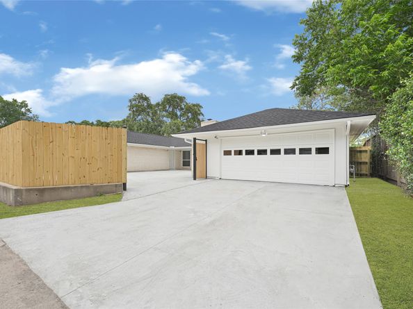 10019 Braes Forest Drive, Houston TX 77071