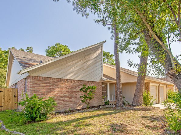 5830 Fairview Forest Drive, Houston TX 77088