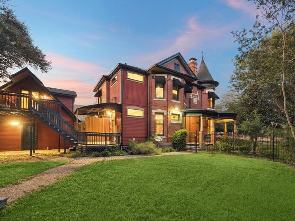 1011 Heights Boulevard, Houston TX 77008
