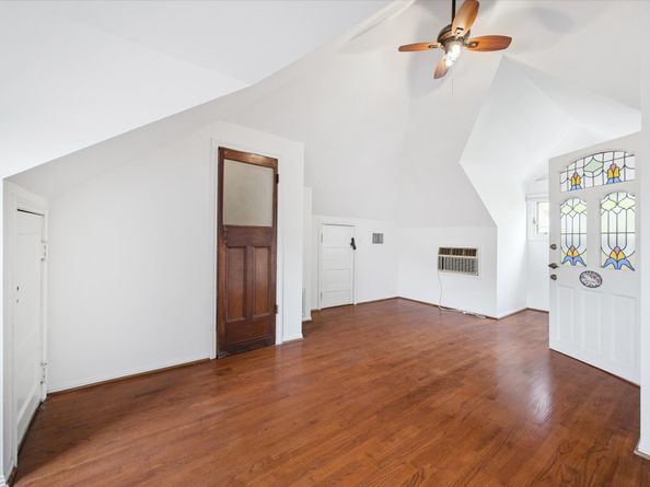 1011 Heights Boulevard, Houston TX 77008