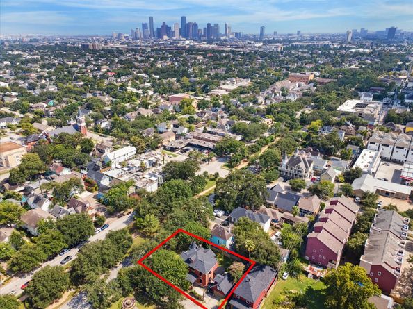 1011 Heights Boulevard, Houston TX 77008