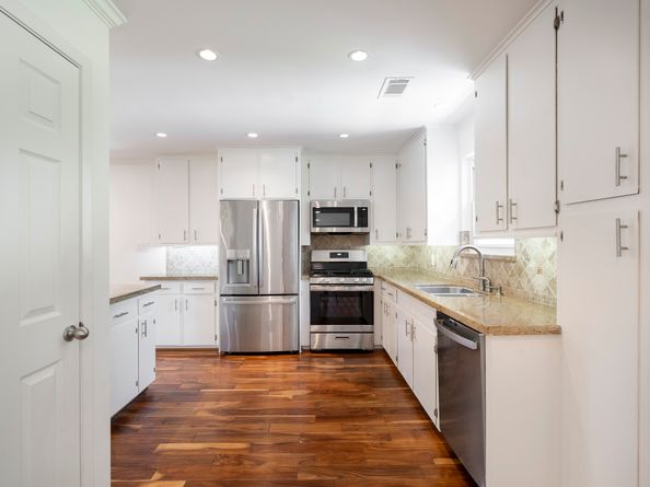 9780 Cedardale Drive, Houston TX 77055