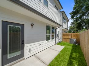 1501 De Soto Street 6132, Houston TX 77091
