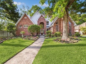 5610 Lofty Magnolia Court
