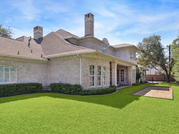10911 Kemwood Drive, Hunters Creek Village TX 77024