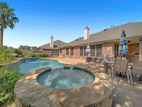 12703 Songhollow Drive, Tomball TX 77377