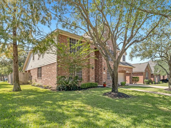 12703 Songhollow Drive, Tomball TX 77377
