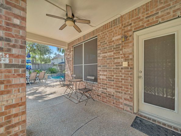 12703 Songhollow Drive, Tomball TX 77377