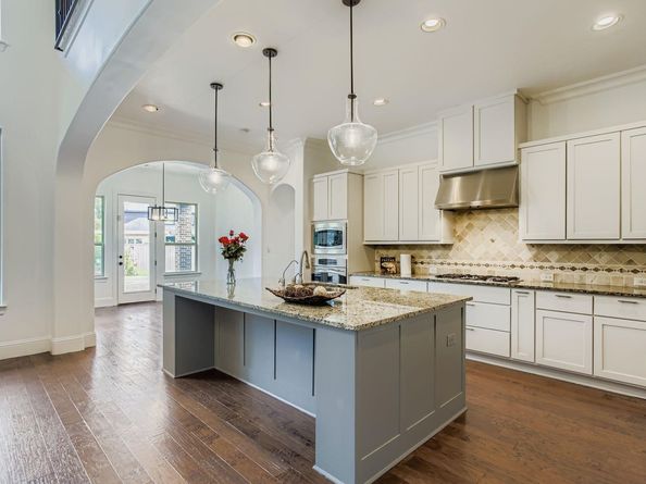 6 Freestone Stream Place, The Woodlands TX 77389